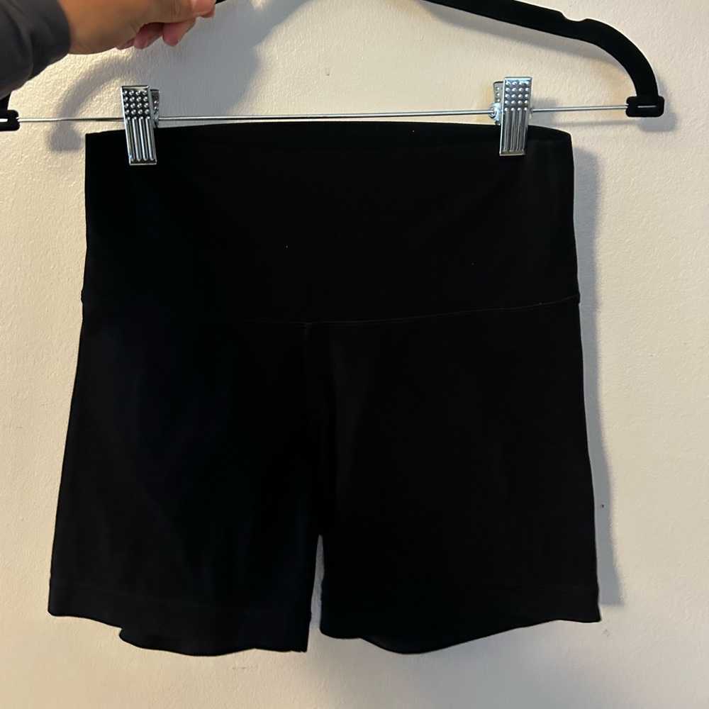 Aritzia TNA Black Athletic High-Waist Bike Shorts 5inch size small - Picture 2 of 3